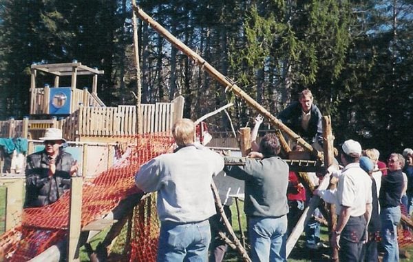 CREATIVE CONSTRUCTION: BRIDGE BUILDING